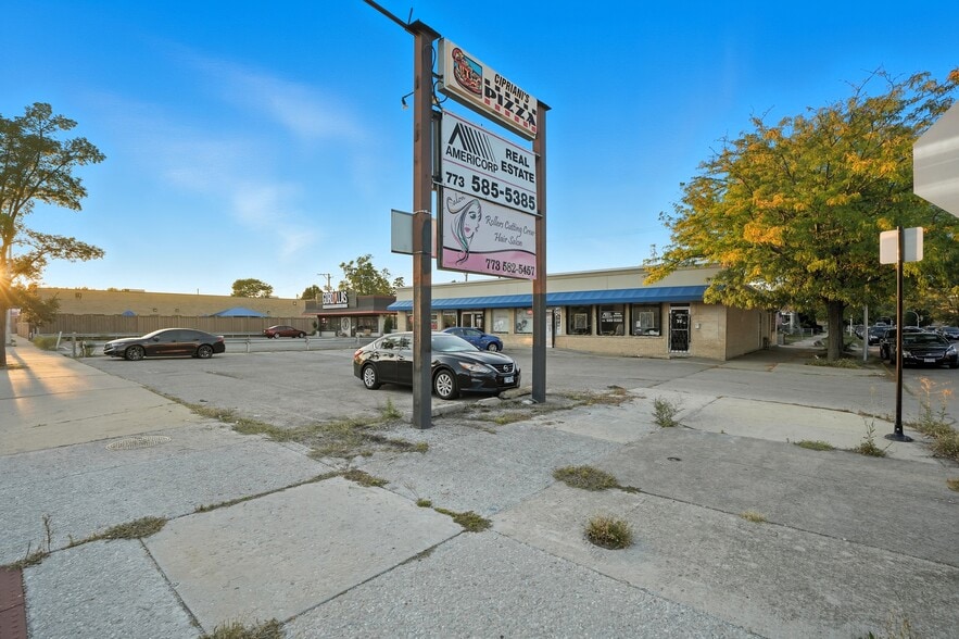 5840 W 63Rd St, Chicago, IL for sale - Building Photo - Image 3 of 36