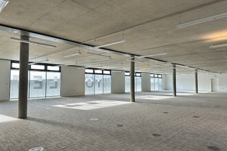 Great Marlings, Luton for lease Interior Photo- Image 2 of 5