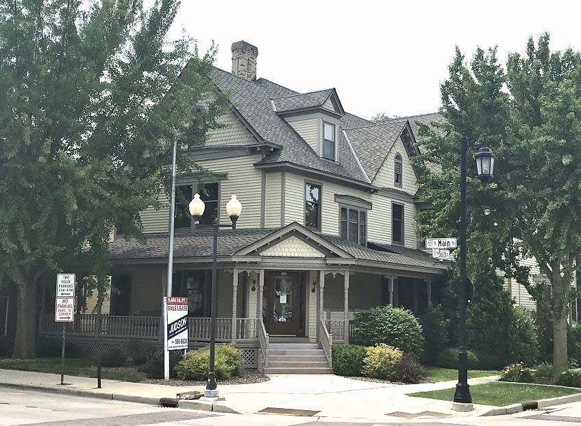 100 S Main St, Oconomowoc, WI for sale Building Photo- Image 1 of 1
