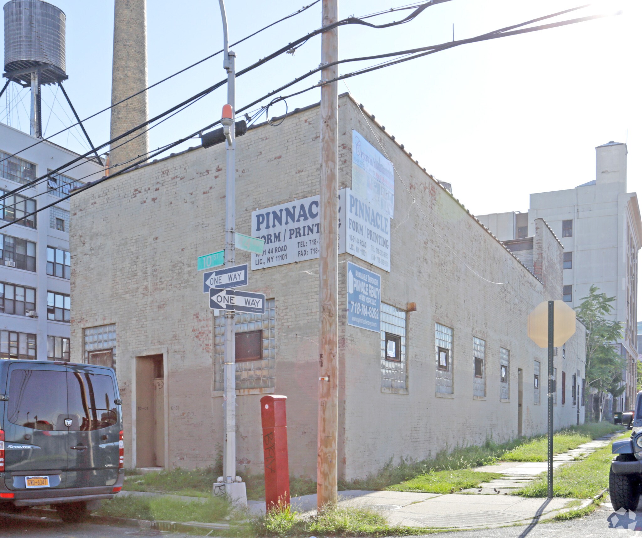 10-01 44th Rd, Long Island City, NY for lease Primary Photo- Image 1 of 8