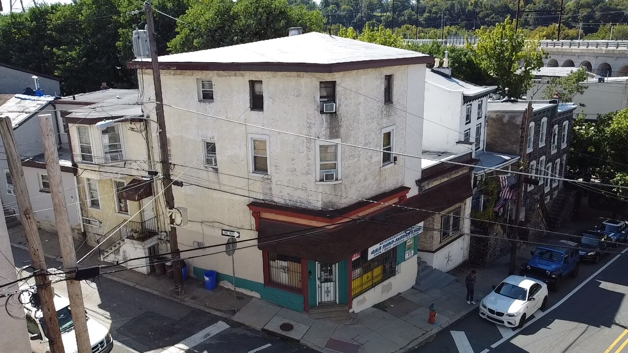 129 Green Ln, Philadelphia, PA 19127