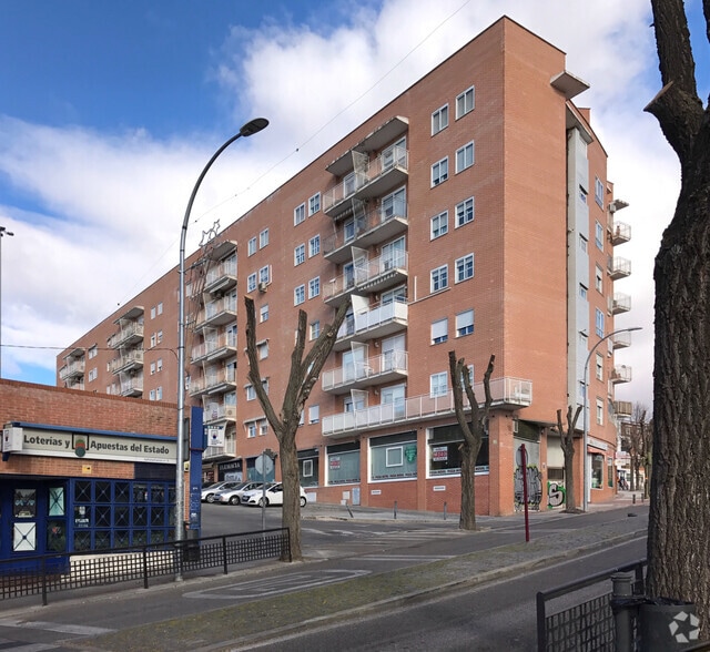 Avenida de Barcelona, 30, Guadalajara, Guadalajara for sale - Building Photo - Image 2 of 2