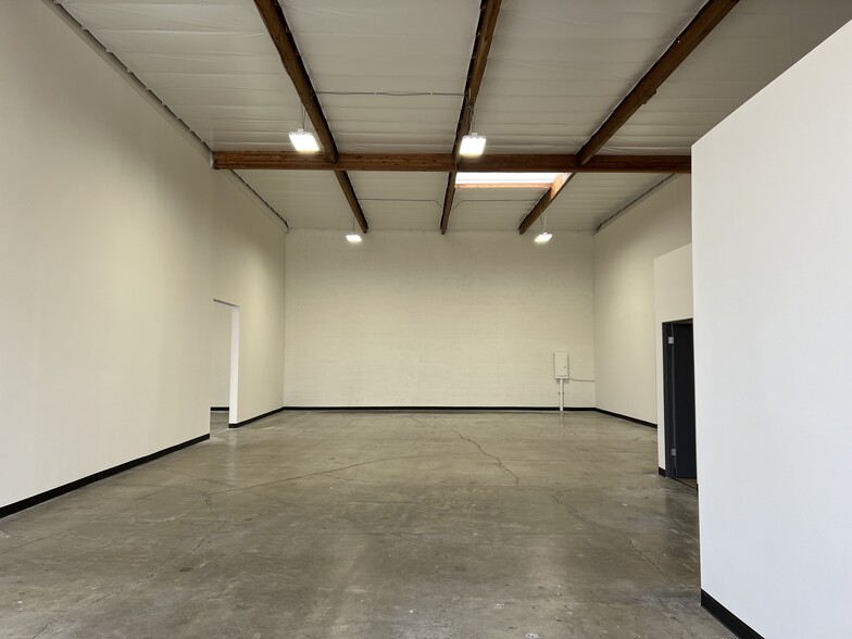 400 W Redondo Beach Blvd, Gardena, CA for lease - Interior Photo - Image 3 of 4