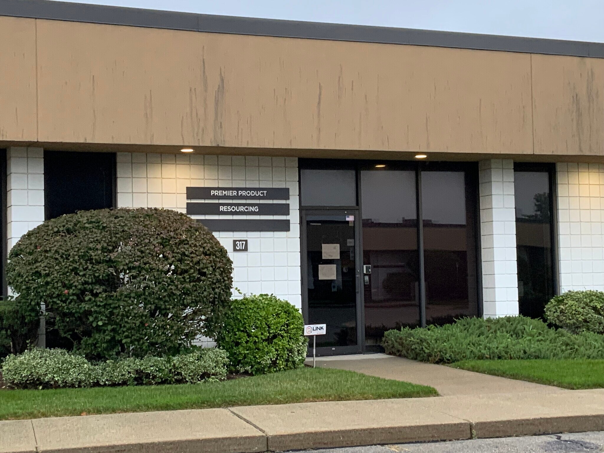 205 Hallene Rd, Warwick, RI for sale Building Photo- Image 1 of 1