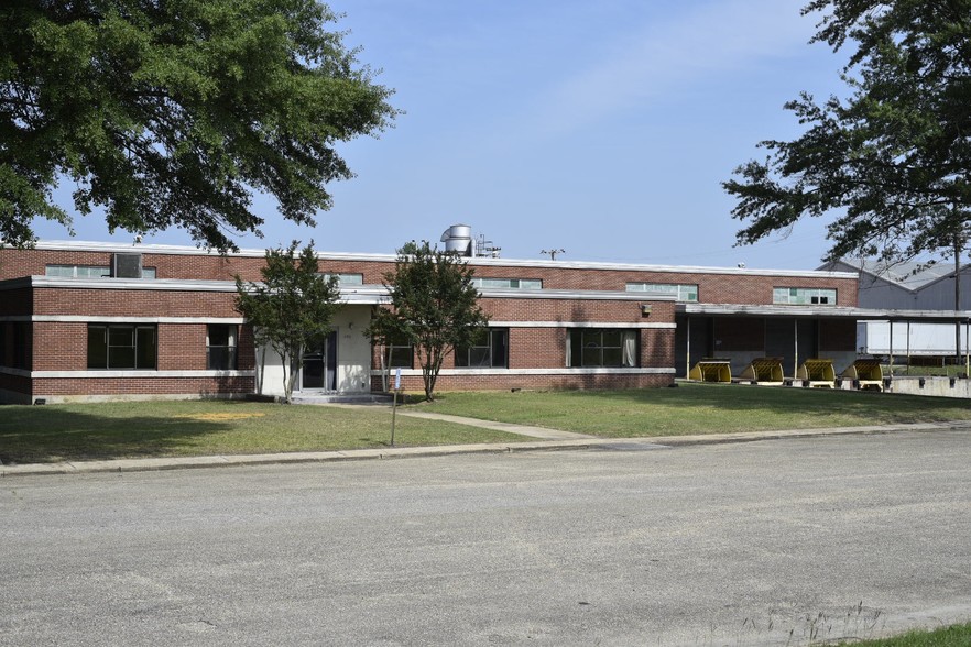 1679 S Green St, Tupelo, MS for sale - Building Photo - Image 1 of 1