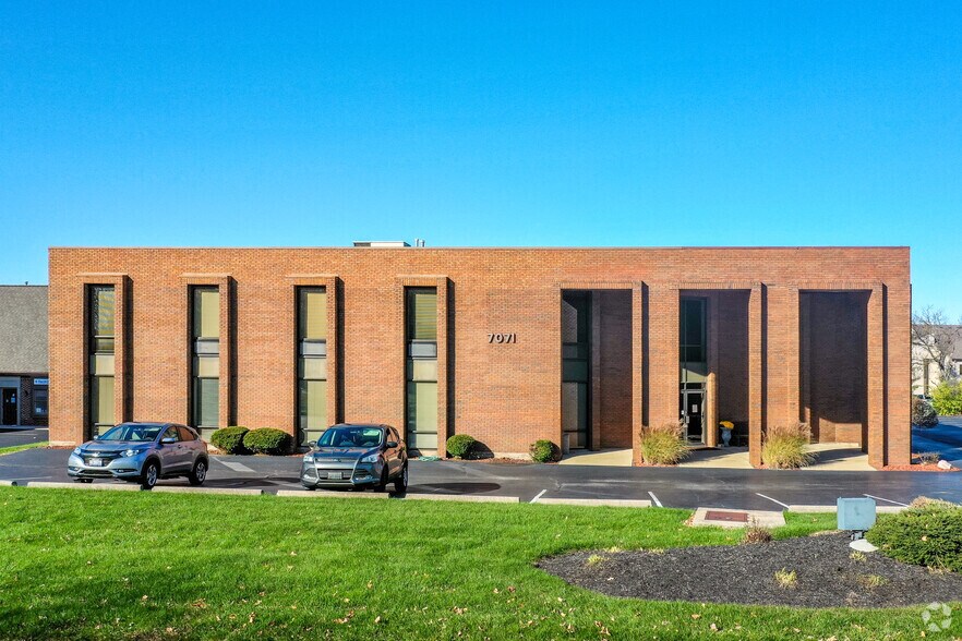 7071 Corporate Way, Dayton, OH for lease - Building Photo - Image 2 of 10