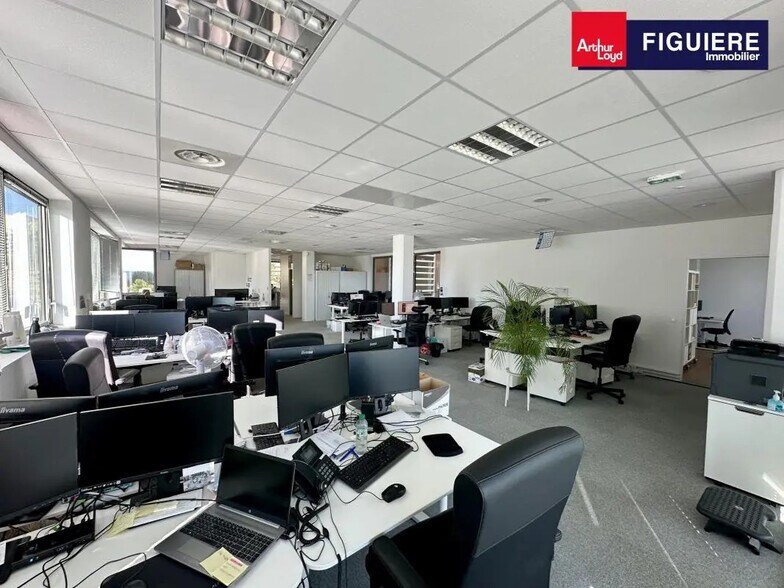 Office in Aix-en-Provence for lease - Building Photo - Image 3 of 10