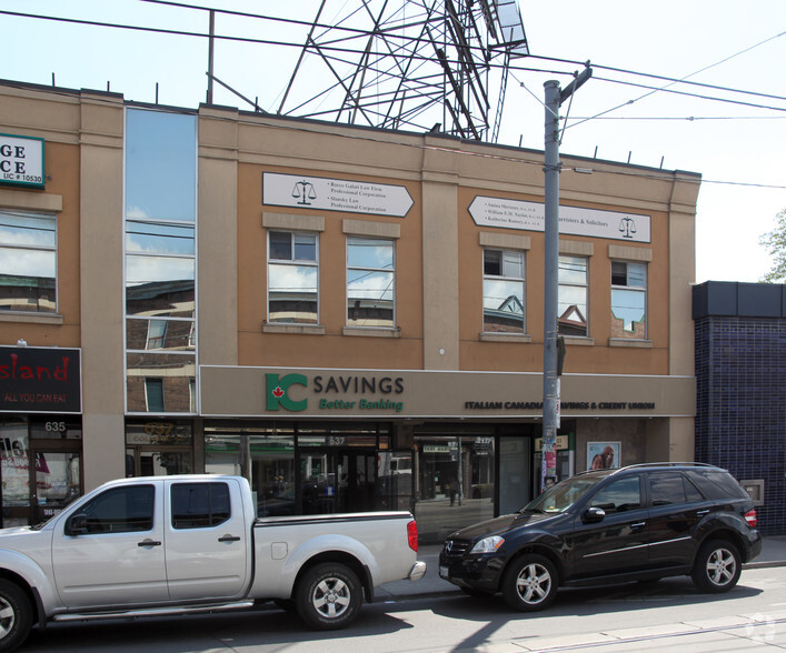 635-639 College St, Toronto, ON for lease - Building Photo - Image 2 of 9