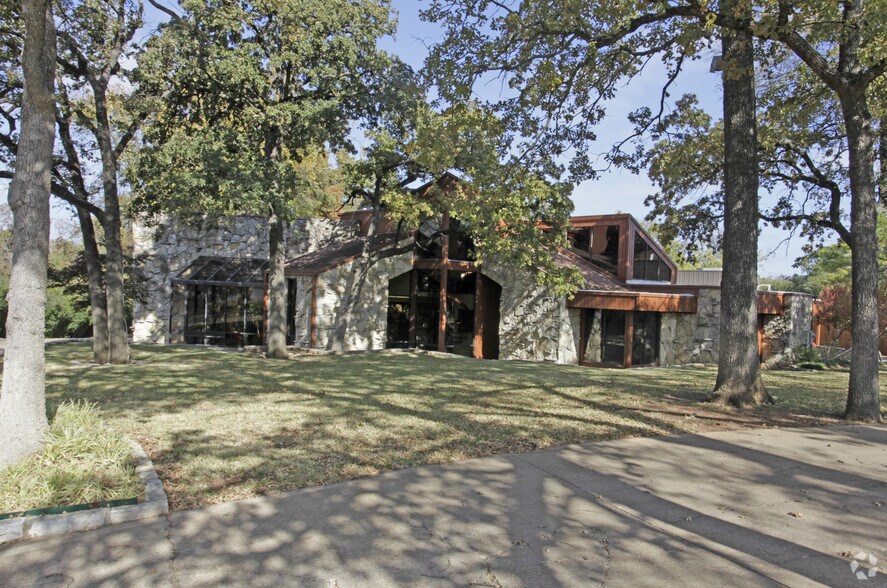 1017 W Randol Mill Rd, Arlington, TX for sale - Primary Photo - Image 1 of 1
