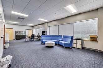 365 Herndon Pky, Herndon, VA for lease Interior Photo- Image 2 of 12