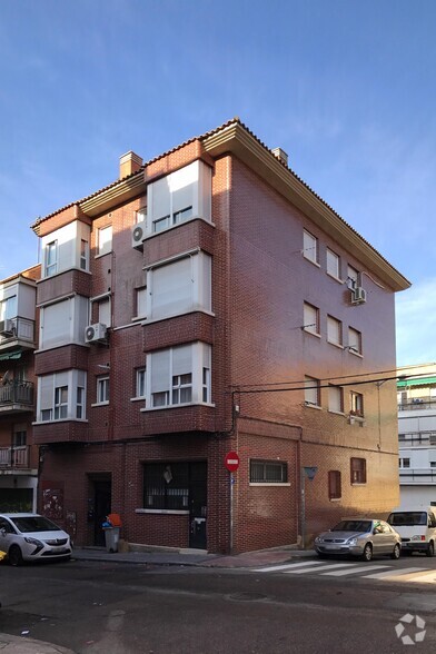 Calle Gonzalo de Berceo, 29, Madrid, Madrid for sale - Primary Photo - Image 1 of 1