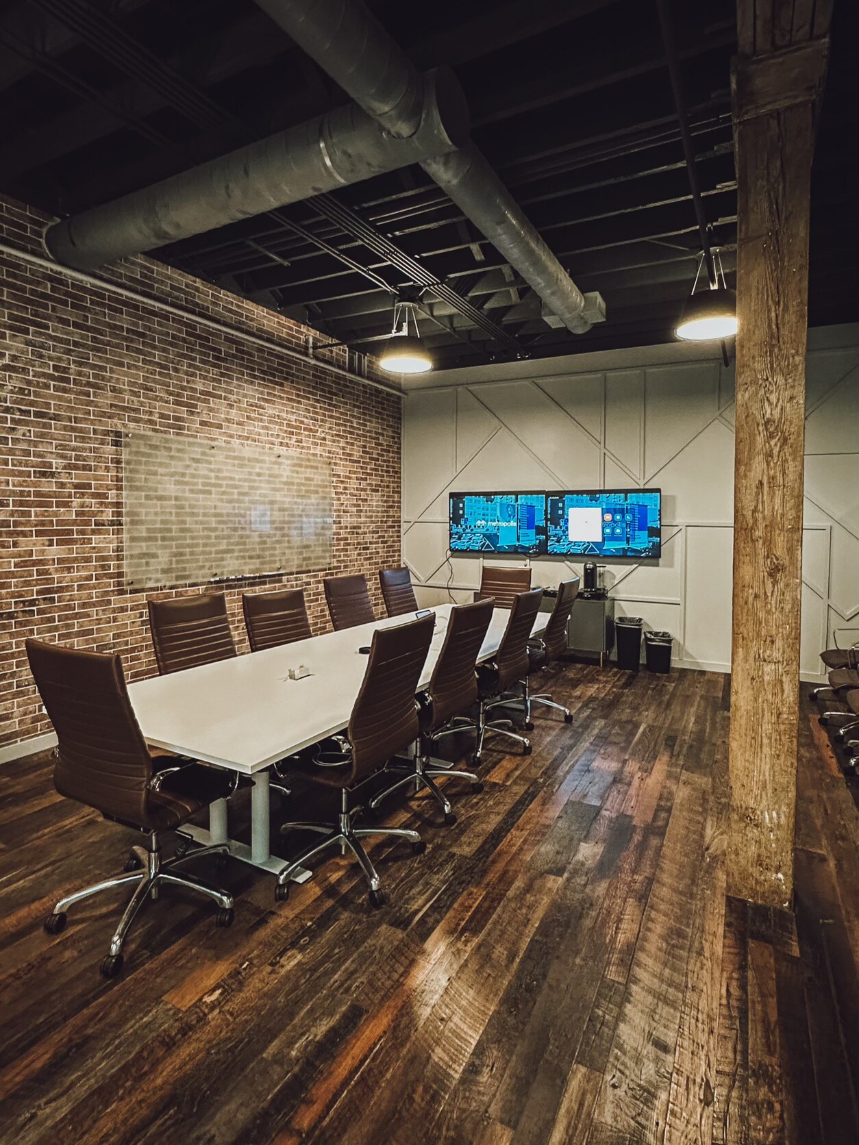 144 2nd Ave N, Nashville, TN for sale Interior Photo- Image 1 of 3