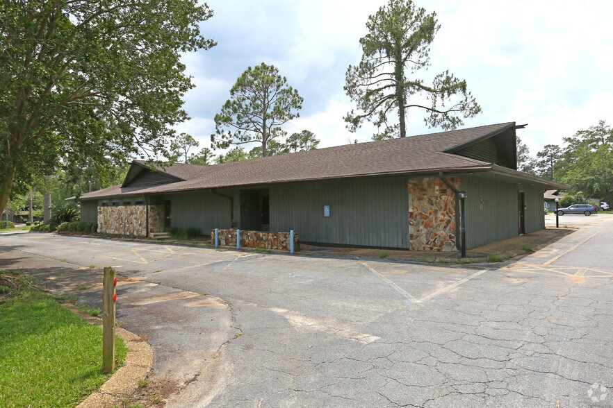 2704 N Oak, Valdosta, GA for sale - Primary Photo - Image 1 of 1