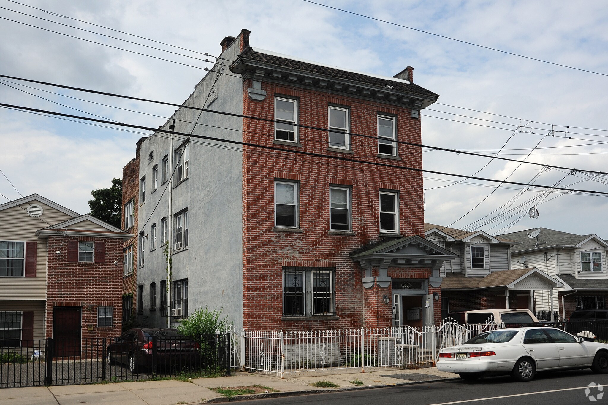 699 S 19th St, Newark, NJ for sale Primary Photo- Image 1 of 1