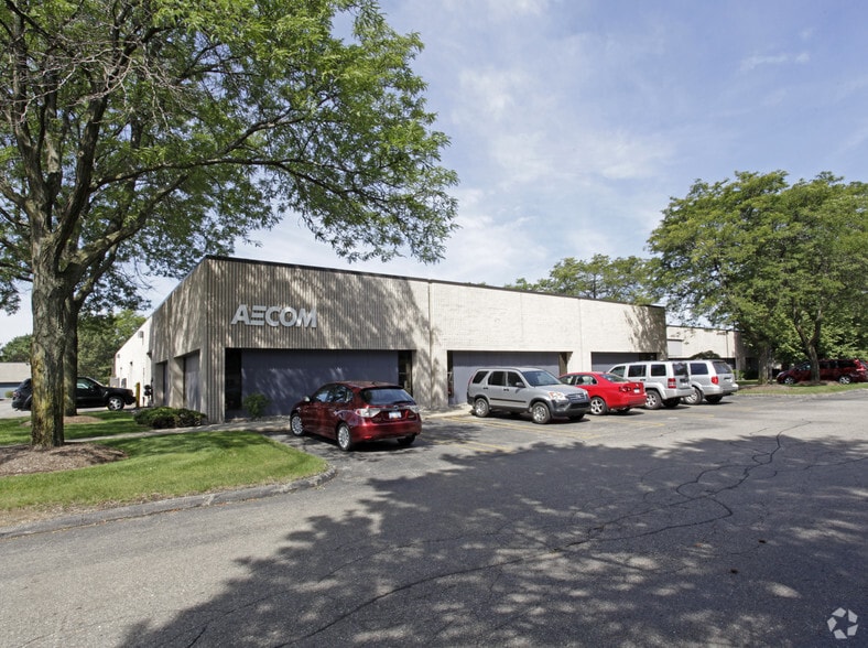 14115 Farmington Rd, Livonia, MI for lease - Building Photo - Image 1 of 19