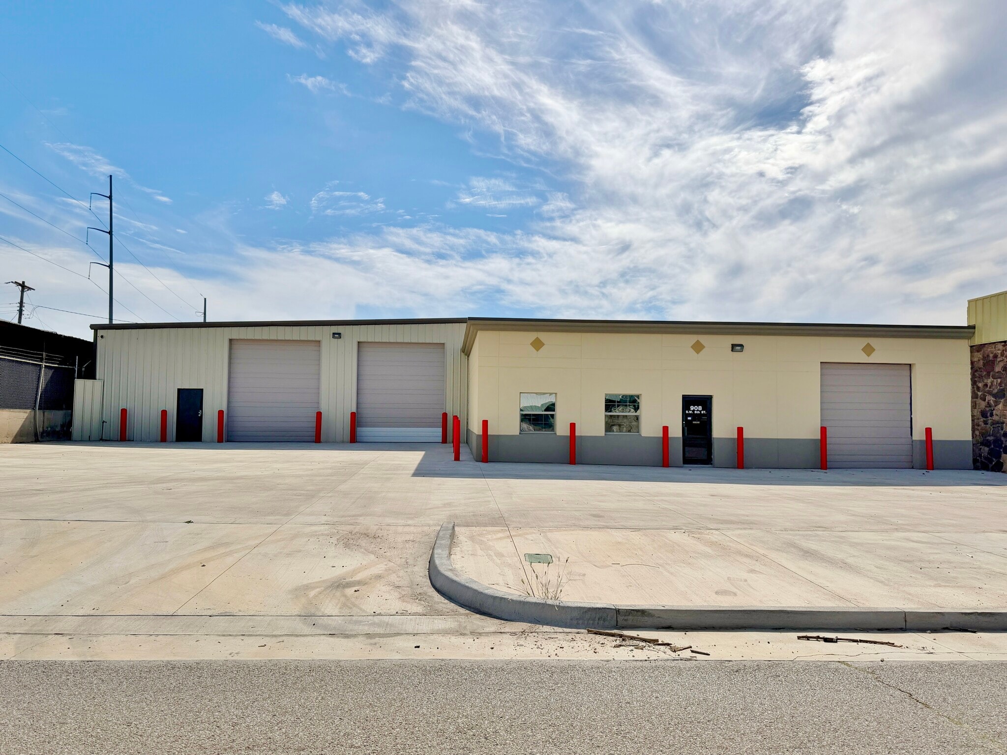 908 SW 5th St, Oklahoma City, OK for lease Building Photo- Image 1 of 19