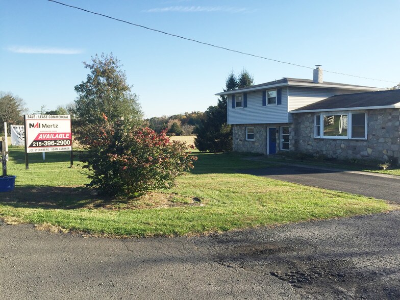 1818 Swamp Rd, Fountainville, PA 18923