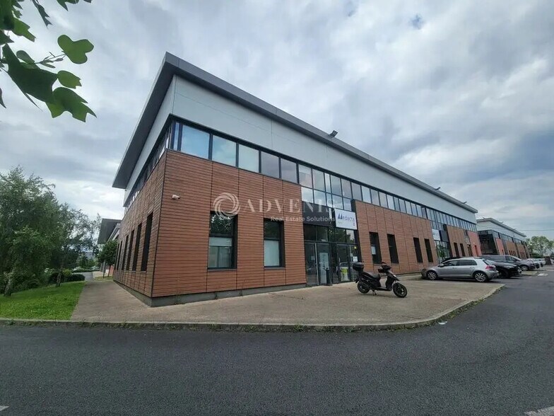 Flex in Gennevilliers for lease - Building Photo - Image 1 of 6