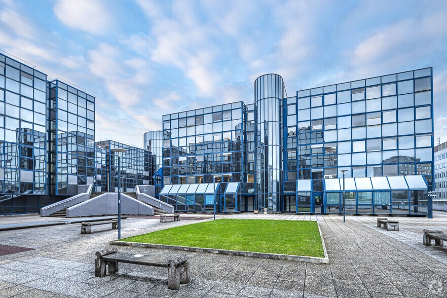 Office in Noisy-le-Grand for lease - Building Photo - Image 3 of 3