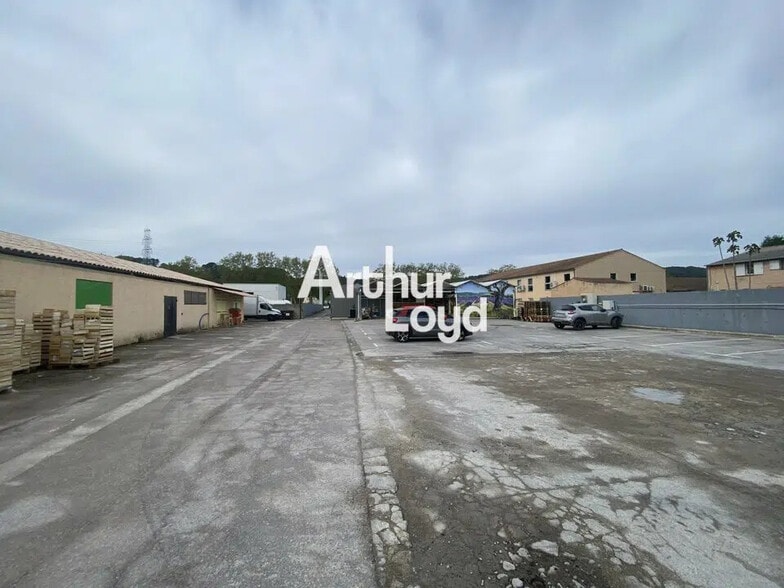 Flex in Trans-en-Provence for lease - Building Photo - Image 2 of 3