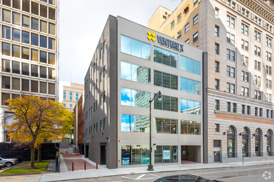 220 W Congress St, Detroit, MI for lease - Building Photo - Image 1 of 28