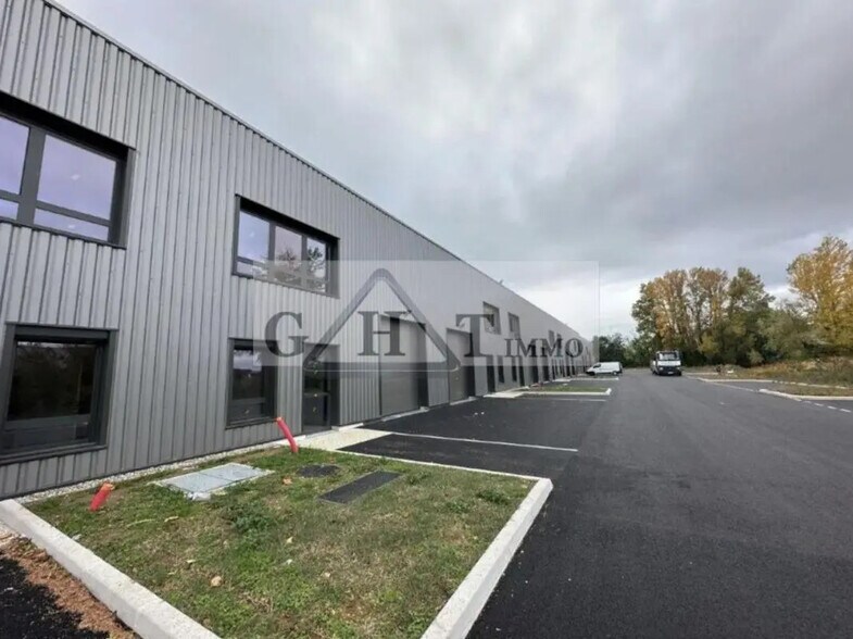 Industrial in Montévrain for sale - Building Photo - Image 1 of 4