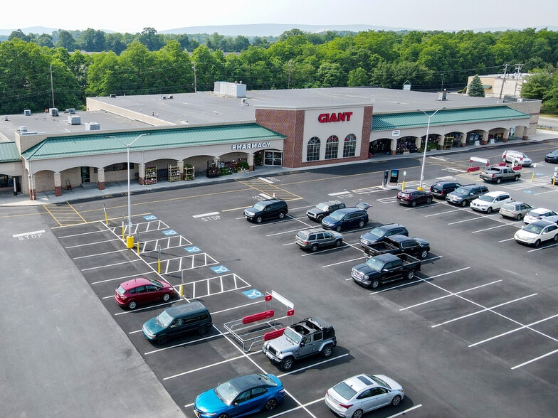 950 Walnut Bottom Rd, Carlisle, PA 17013 Stonehedge Square