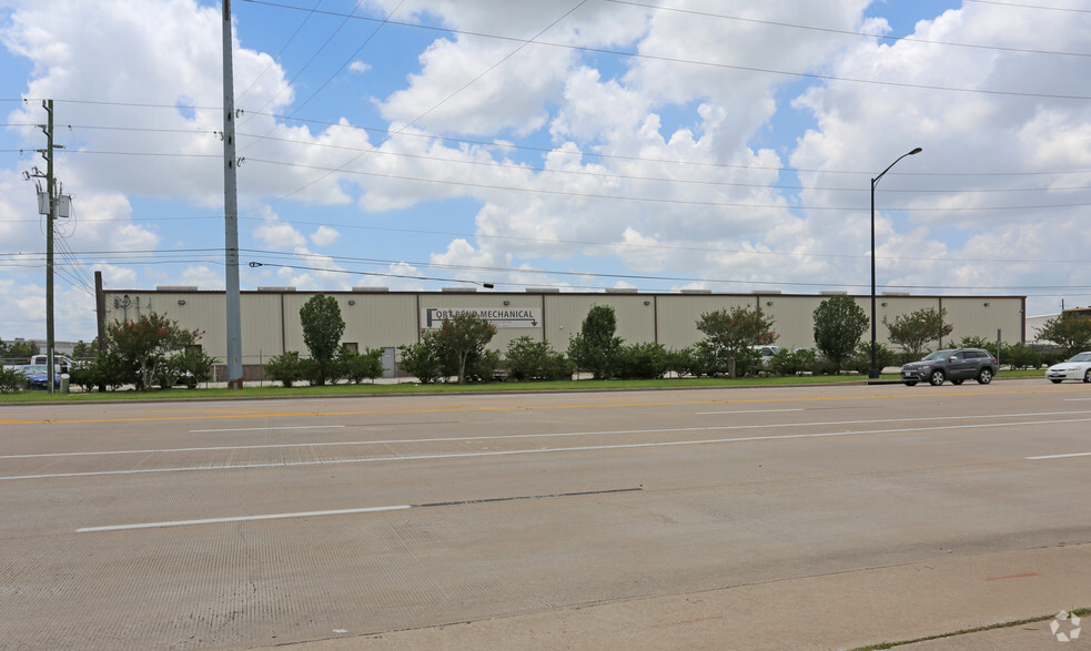 13802 Murphy Rd, Stafford, TX for lease - Building Photo - Image 3 of 12