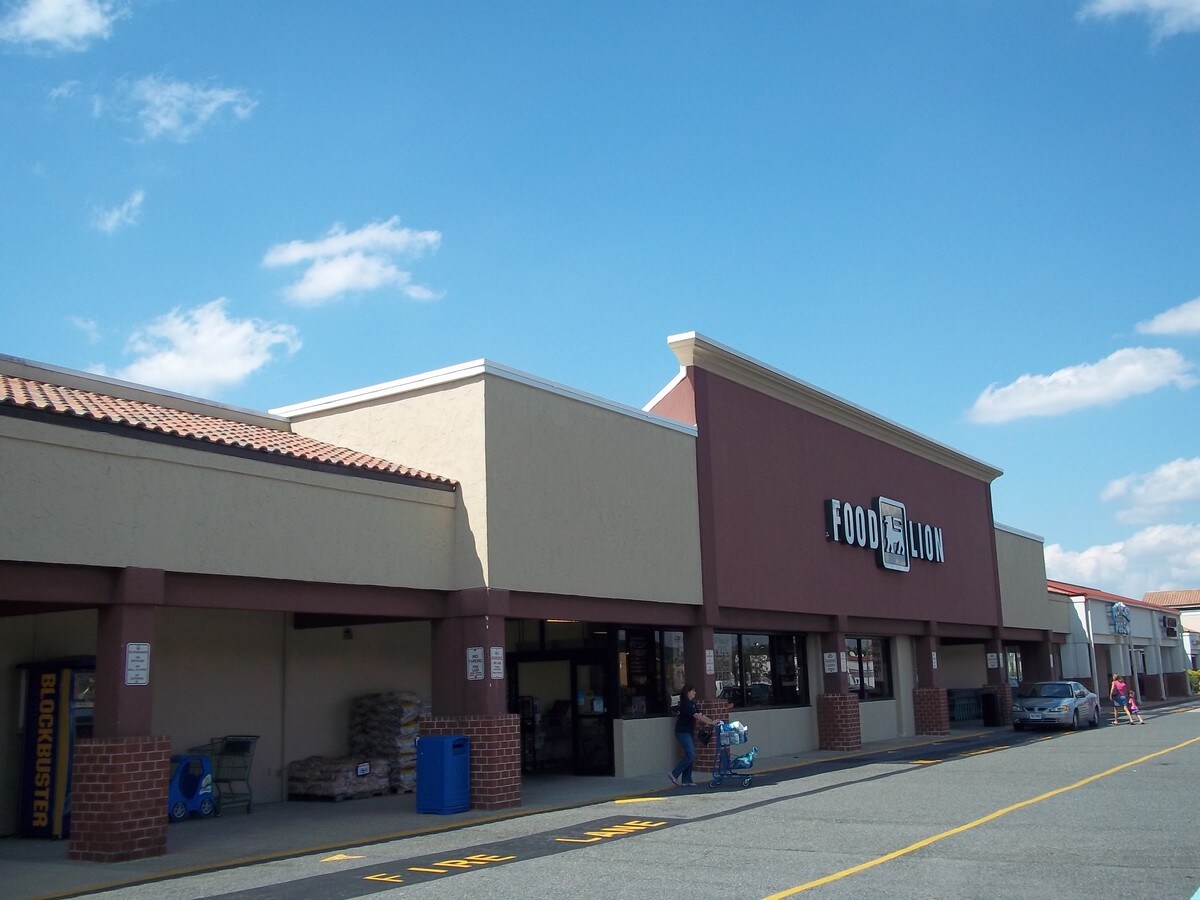 1249 Cedar Rd, Chesapeake, VA 23322