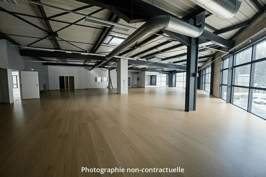 Retail in Tournon for lease - Building Photo - Image 2 of 12