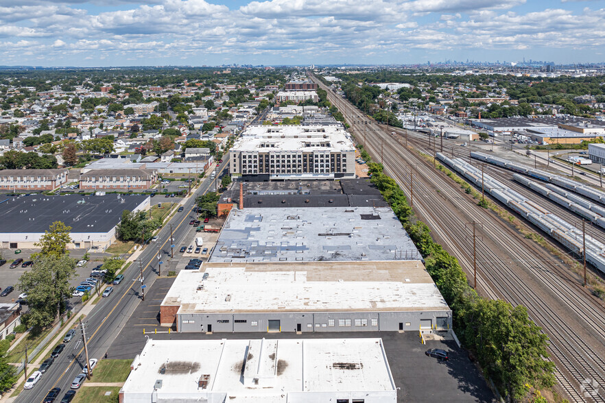 1135 W Elizabeth Ave, Linden, NJ for lease - Aerial - Image 3 of 7