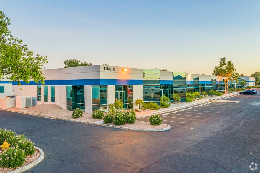 2320 W Peoria Ave, Phoenix, AZ for lease - Primary Photo - Image 1 of 4