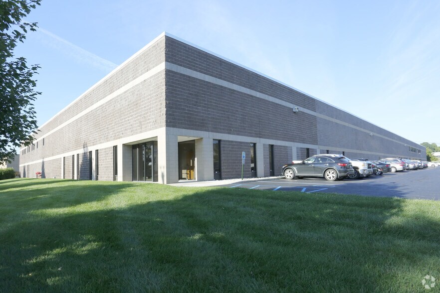 115-127 Fieldcrest Ave, Edison, NJ for sale - Primary Photo - Image 1 of 1