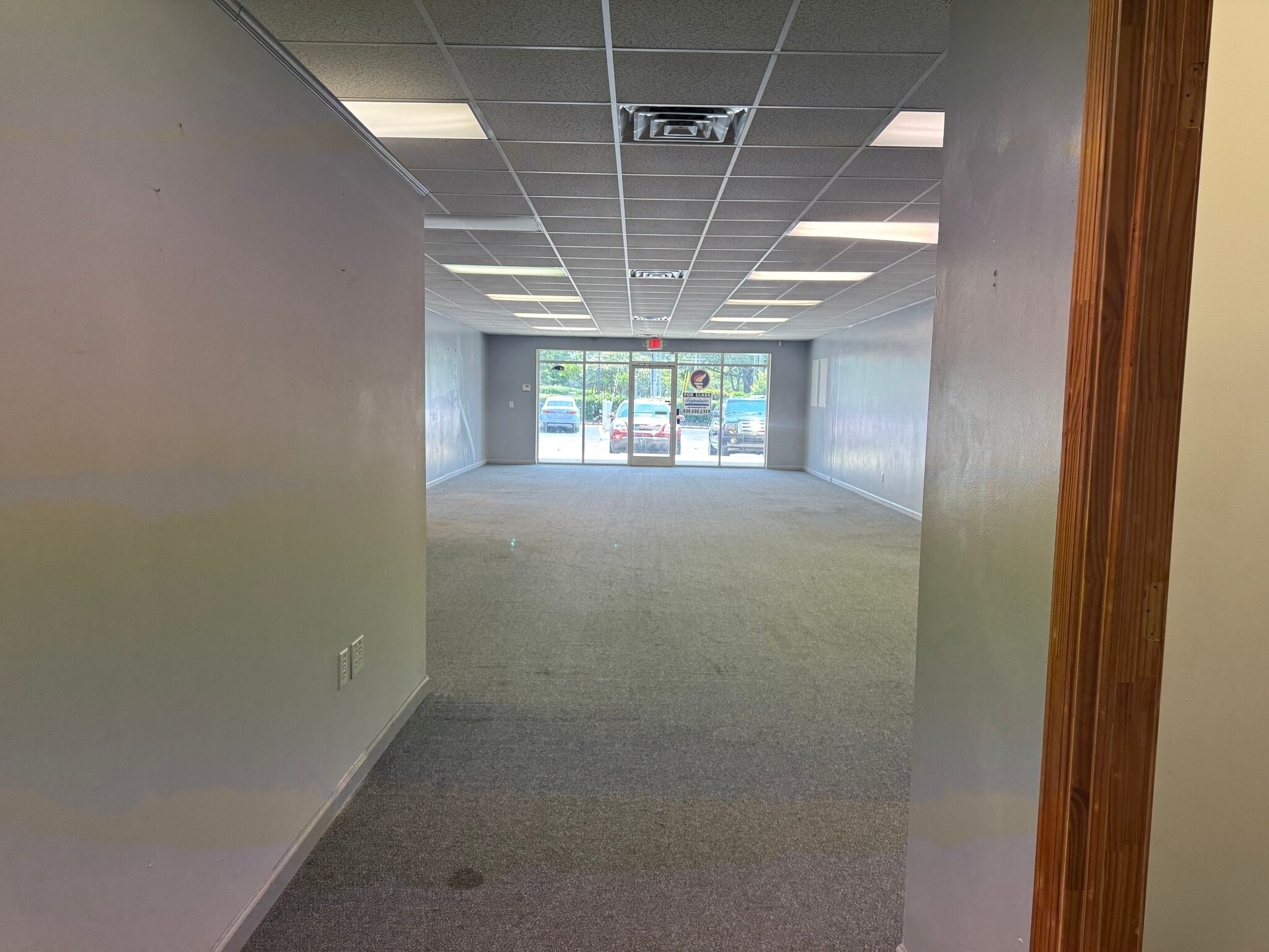 300 Jonestown Rd, Winston-Salem, NC for lease Building Photo- Image 1 of 4