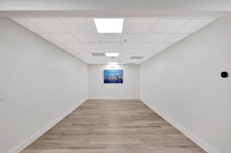 12550 Biscayne Blvd, North Miami, FL for lease Interior Photo- Image 1 of 1