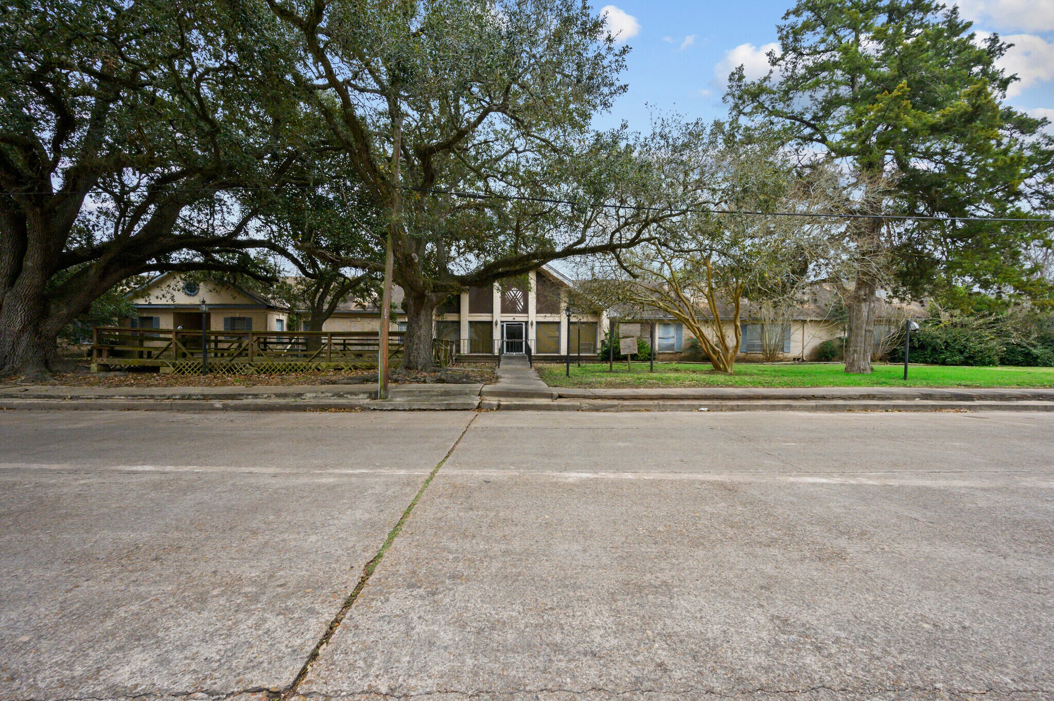 418 N Rusk St, Wharton, TX for sale Primary Photo- Image 1 of 1