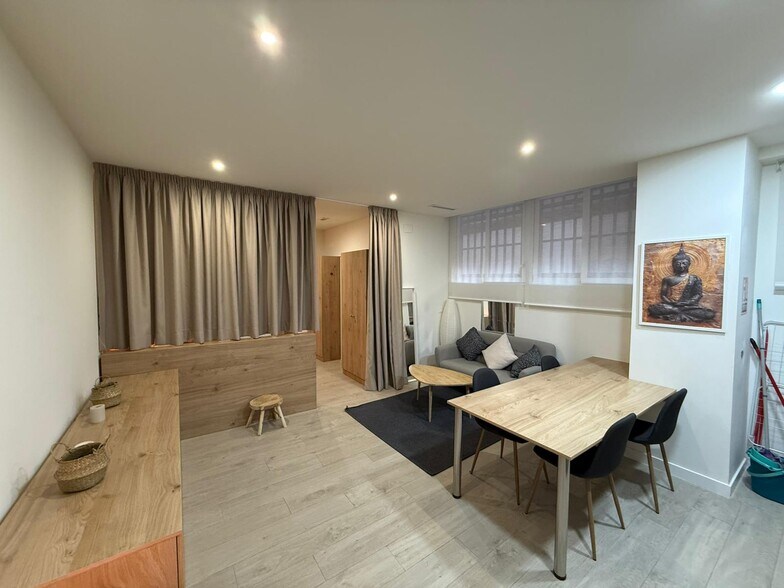 Calle de la Infanta Mercedes, 92, Madrid, Madrid for lease - Building Photo - Image 3 of 20