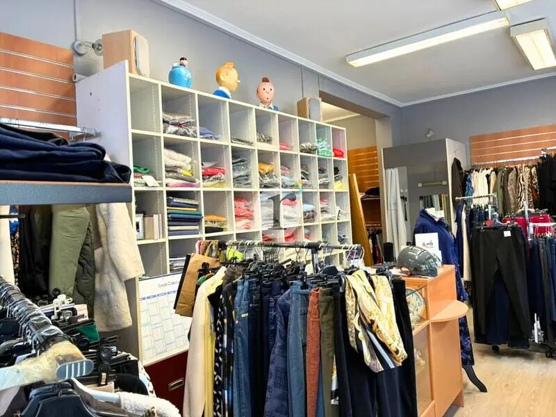 Retail in Lambersart for lease Interior Photo- Image 1 of 5