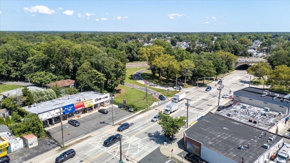 3037-3049 Merrick Rd, Wantagh, NY for lease - Building Photo - Image 3 of 5