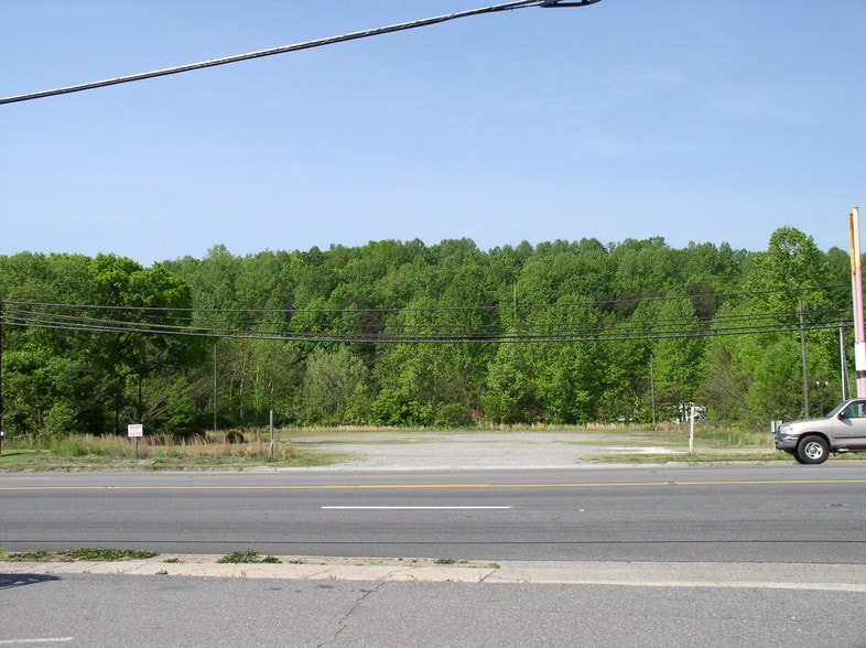 3165 Virginia Ave, Collinsville, VA for sale - Building Photo - Image 2 of 2