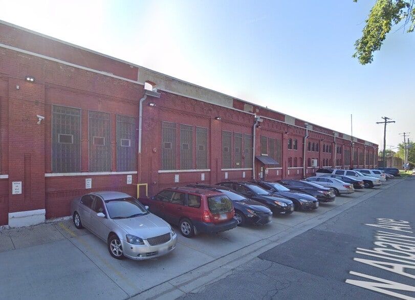 701 N Albany Ave, Chicago, IL for lease - Building Photo - Image 2 of 7