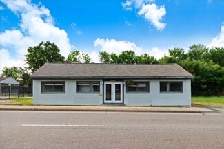 More details for 651 N Brightleaf Blvd, Smithfield, NC - Retail for Sale