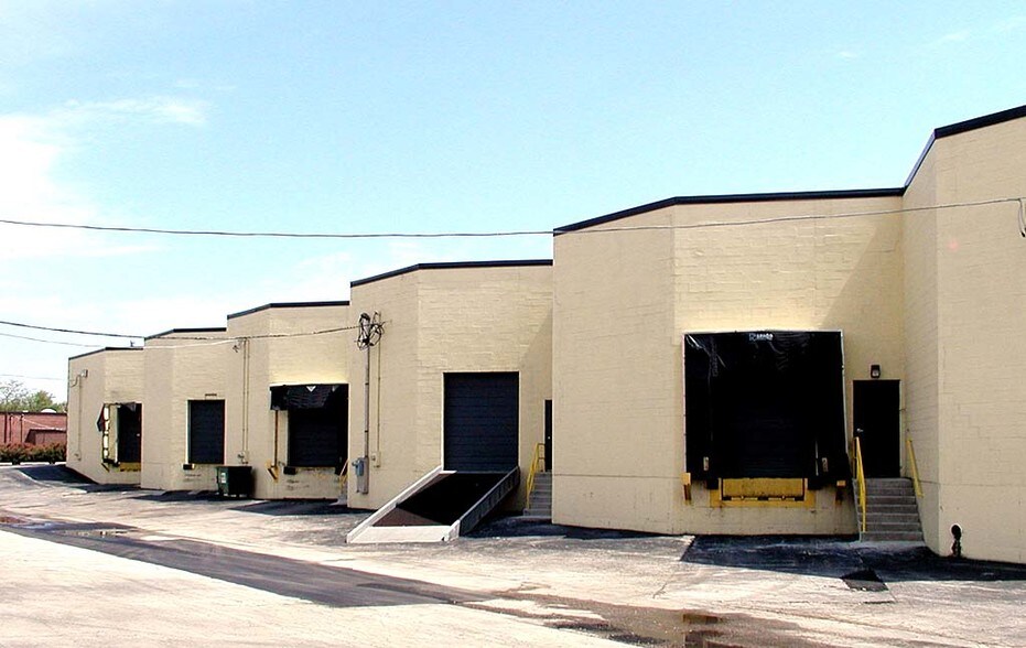 1140-1164 Tower Ln, Bensenville, IL for lease - Other - Image 2 of 9