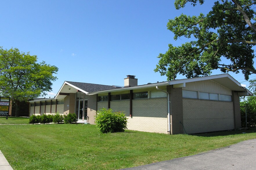 28477 Hoover Rd, Warren, MI for sale - Primary Photo - Image 1 of 1