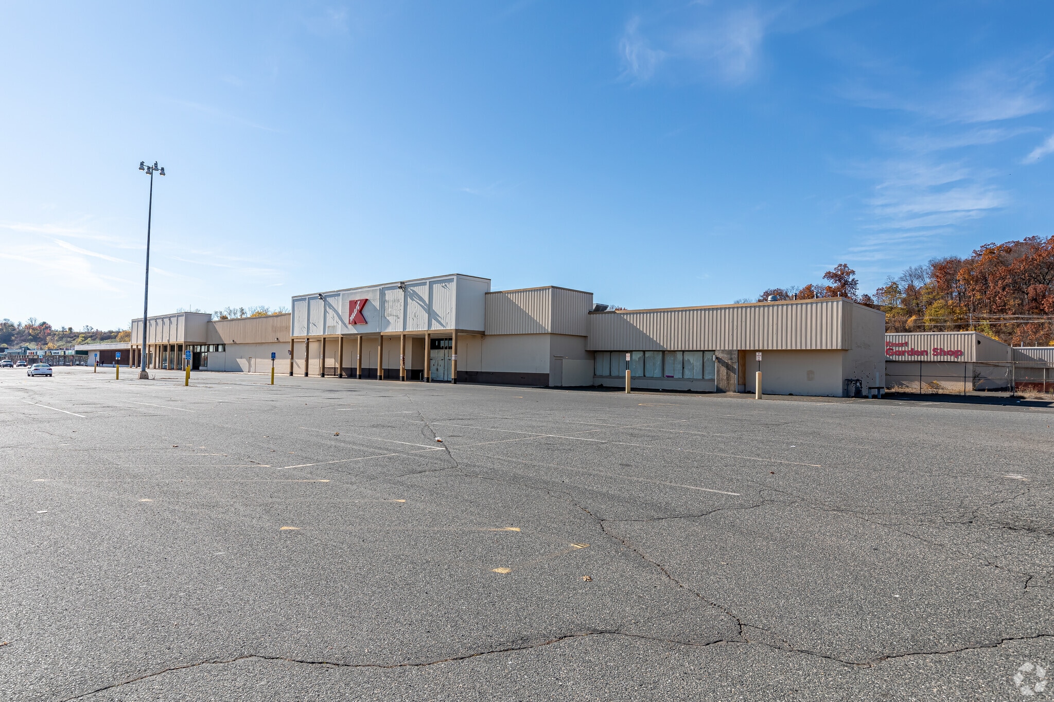 2211 Northampton St, Holyoke, MA for lease Primary Photo- Image 1 of 6