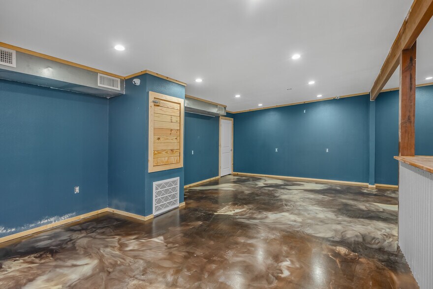 14613 Hwy 2, Shongaloo, LA for sale - Interior Photo - Image 3 of 19