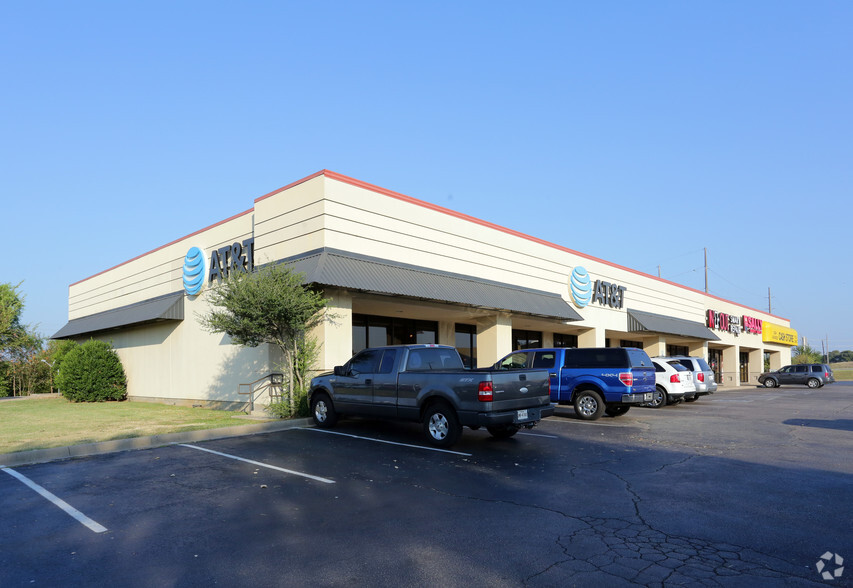 301 E US Highway 82, Sherman, TX for lease - Building Photo - Image 2 of 6