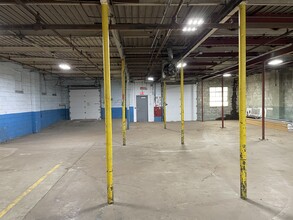 1201 S Adams Ave, Freeport, IL for lease Interior Photo- Image 1 of 3