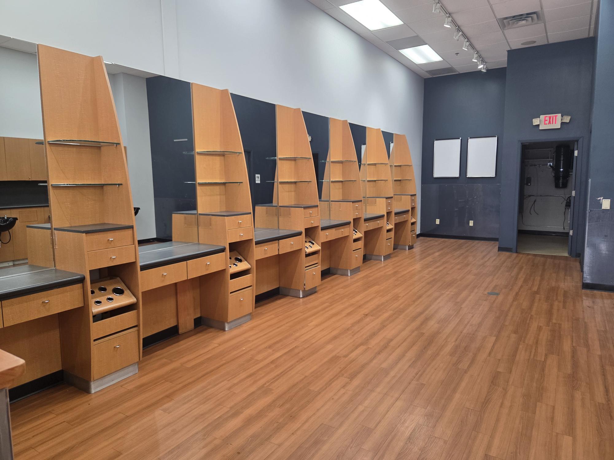 5330 Cedar Lake Rd, Saint Louis Park, MN for lease Interior Photo- Image 1 of 15