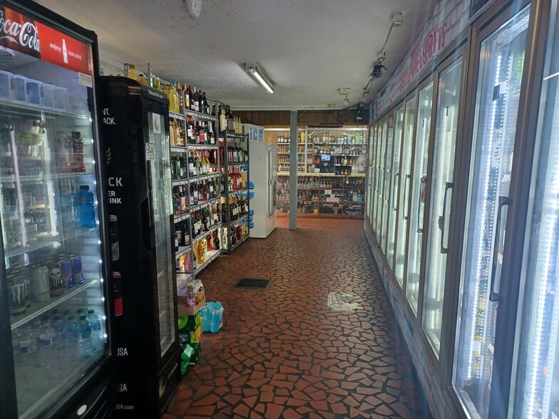 2240 Cascade Rd SW, Atlanta, GA for sale - Building Photo - Image 2 of 6